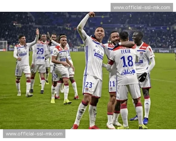 随着里昂2-0、梅斯1-3、图卢兹1-2、昂热0-2，法甲最新积分榜出炉